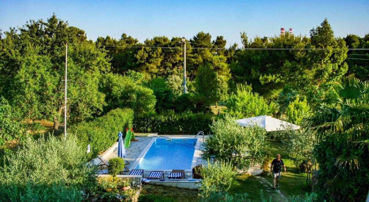 Apartments With A Swimming Pool Pula - 7356 Экстерьер фото