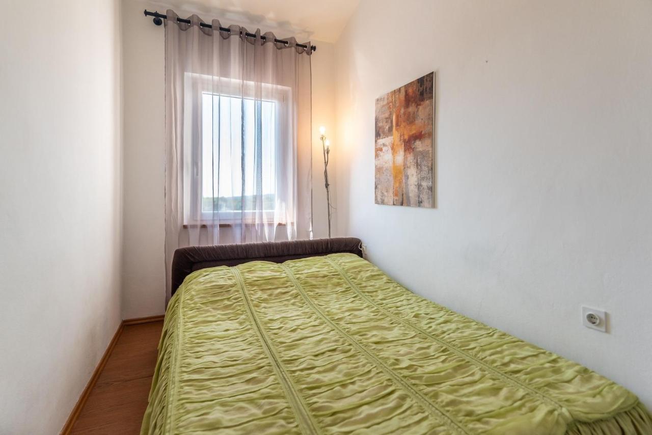 Apartments With A Swimming Pool Pula - 7356 Экстерьер фото